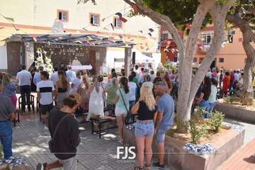 La Viña procesiona a su patrona en la despedida de sus fiestas patronales/Francisco Javier Santana y TA.